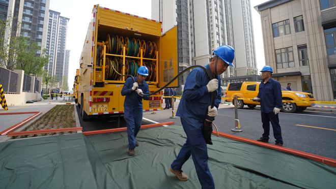 迪亚斯本场数据：1关键传球3过人成功&8次地面对抗成功，评分7.1